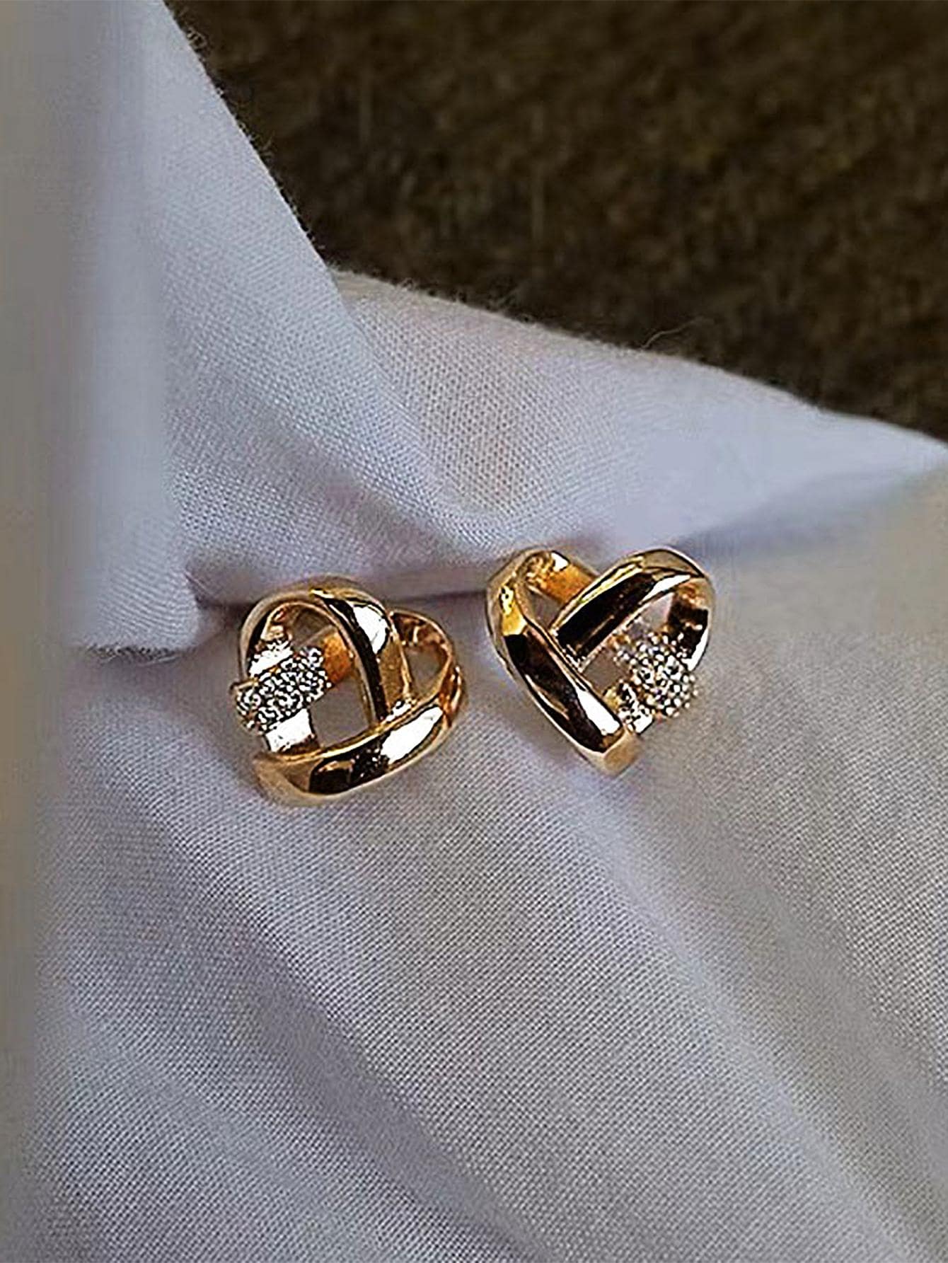 GOLD TONED CUBIC ZIRCONIA HEART STUD EARRINGS