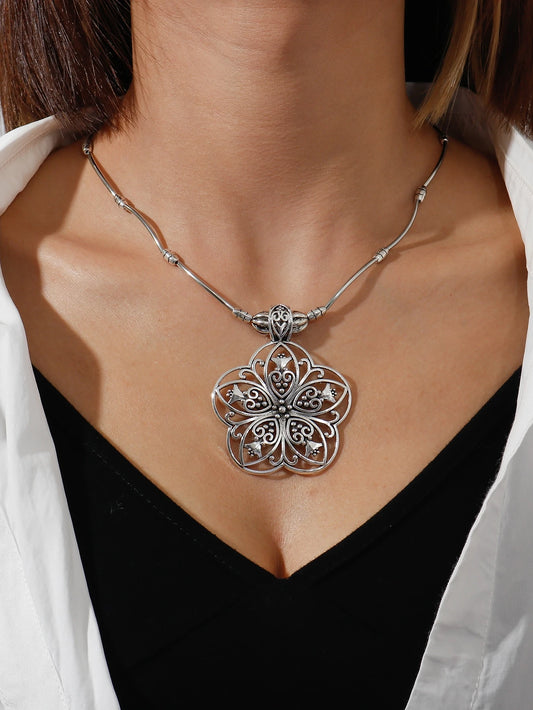 FLOWER CHARM NECKLACE