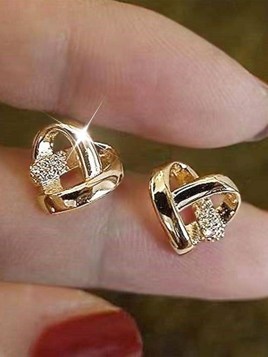 GOLD TONED CUBIC ZIRCONIA HEART STUD EARRINGS