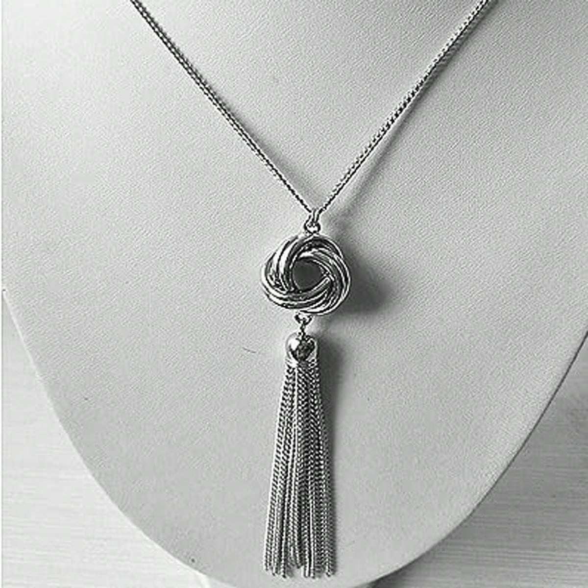 VINTAGE CHAIN & TASSEL LONG NECKLACE