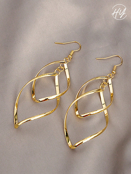 GOLD TONED SPIRAL CURVED WAVE EARRINGS