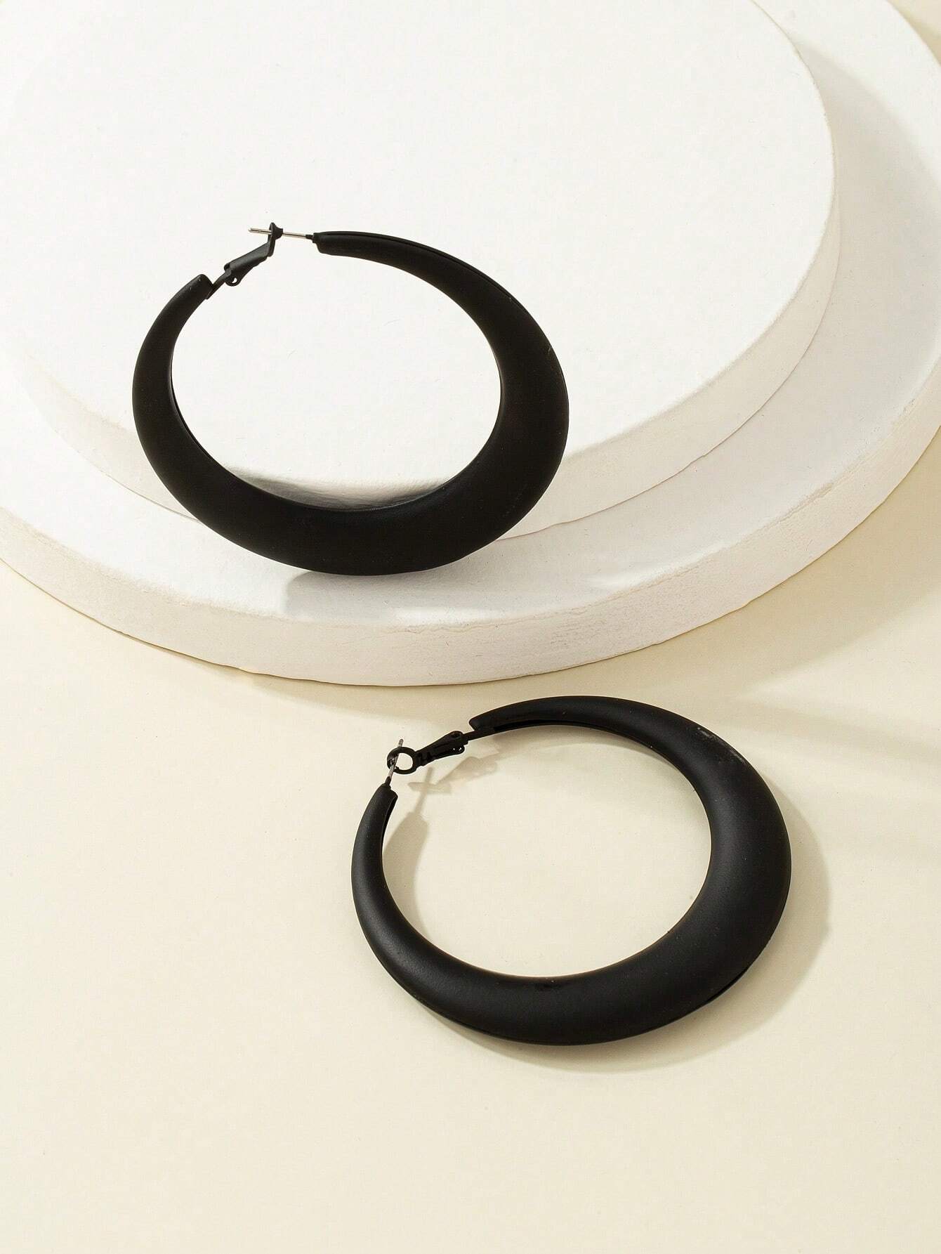 BLACK GEOMETRIC ENAMEL EARRINGS