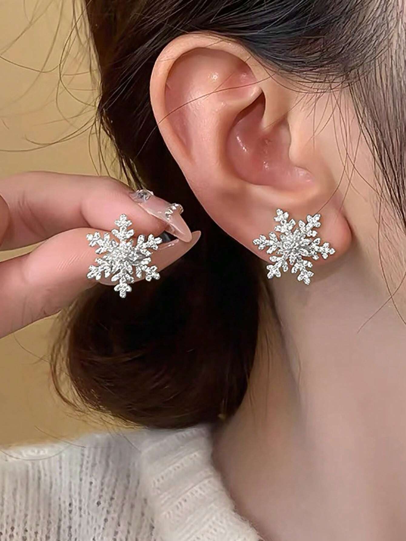 SILVER TONED SNOWFLAKE EARRINGS