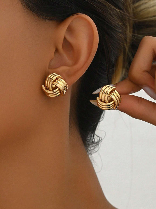 GOLD TONED KNOT EARRINGS