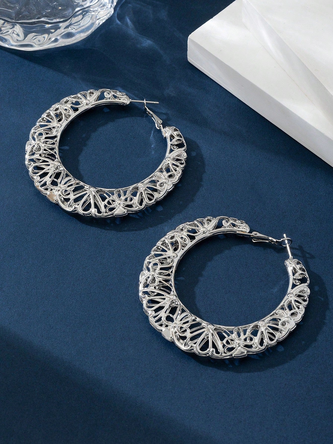 SILVER TONED GEOMETRIC ENAMEL EARRINGS