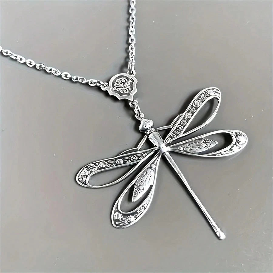 SILVER TONED DRAGONFLY PENDANT NECKLACE
