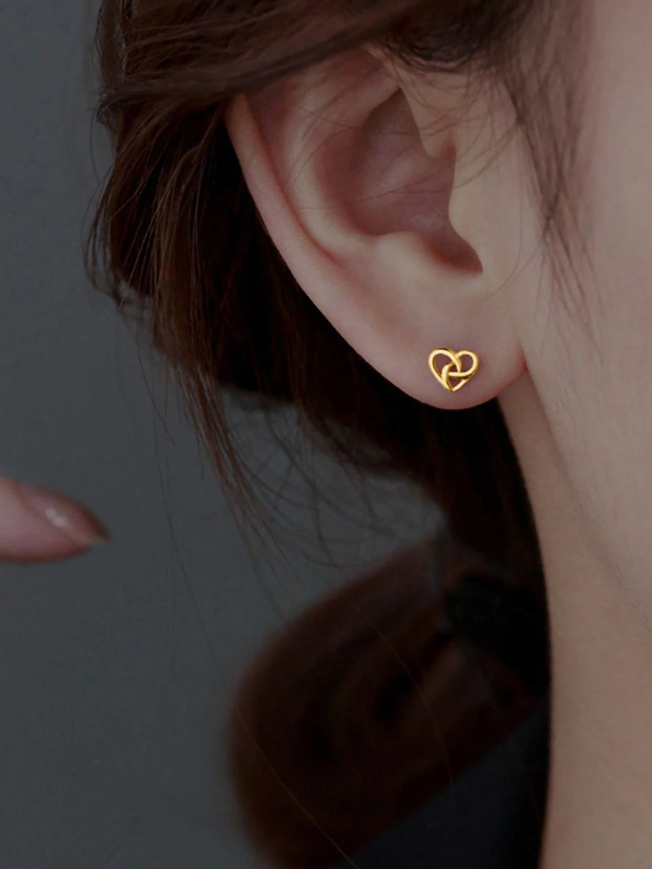 GOLD TONED INTERWOVEN HEART EARRINGS