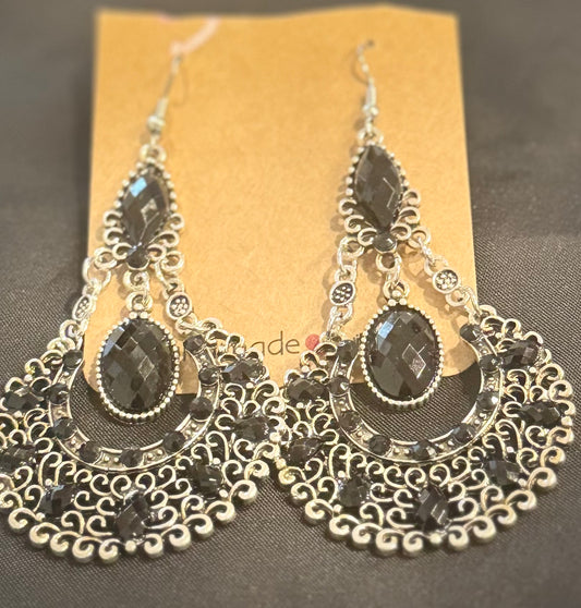 BLACK DANGLE EARRINGS