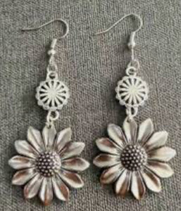 DANGLE FLOWER EARRINGS
