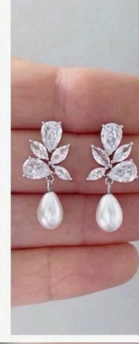 RHINESTONE AND PEARL  DROP EARRINGS
