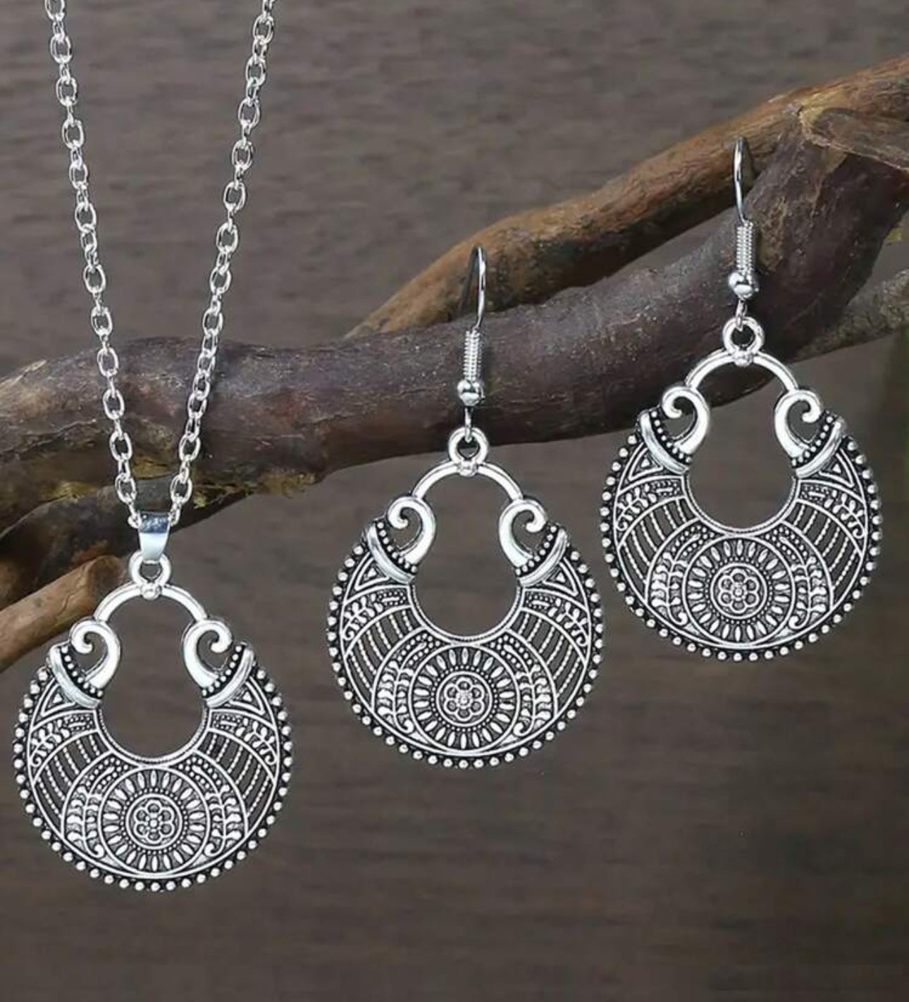 NECKLACE AND EARRING SET