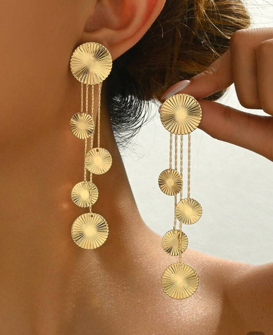GOLD TONED CIRCULAR DANGLE EARRINGS