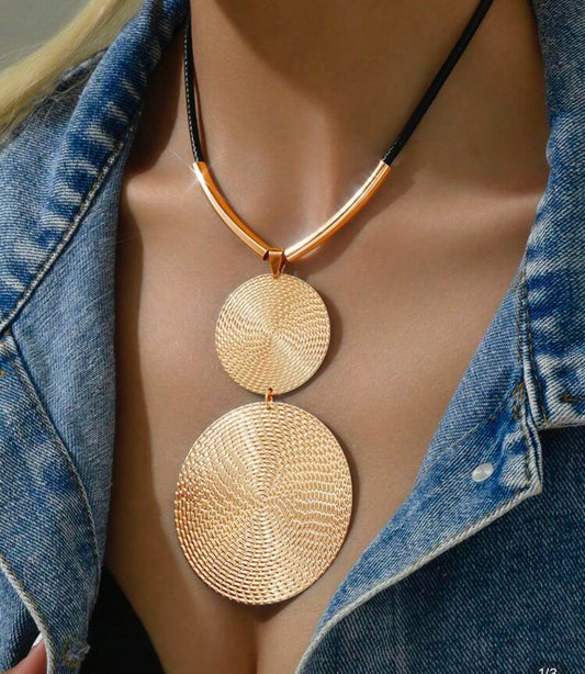GOLD TONED NECKLACE